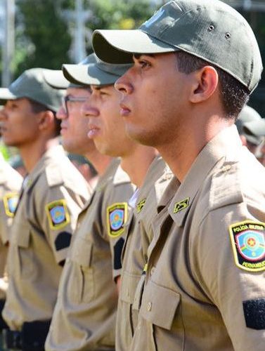 policial-de-perfil