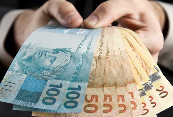 Policial-ou-Bombeiro-Desconto-Contracheque-795x405