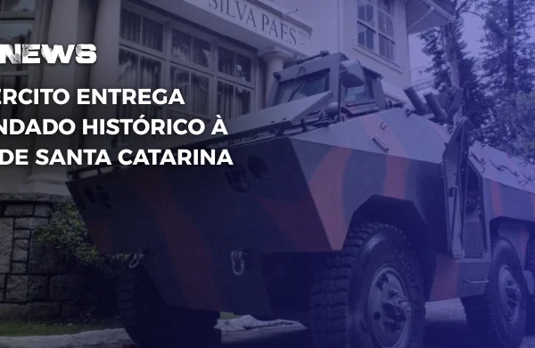Exército entrega blindado histórico à PM de Santa Catarina